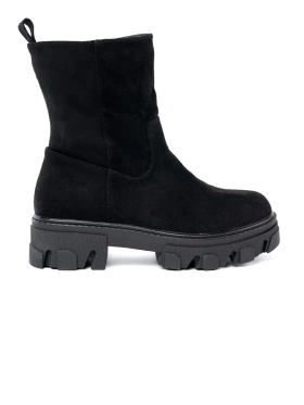 Czarne botki o minimalistycznym kroju