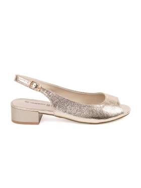 Złote sandały na niskim obcasie