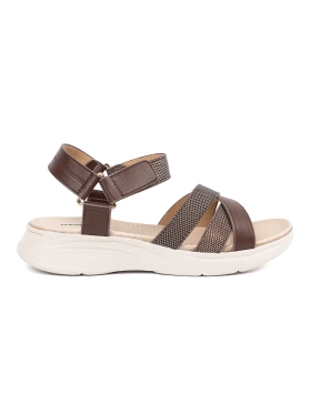 Brązowe sandały na białej platformie