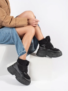 Black Platform Snow Boots with Sherpa Lining