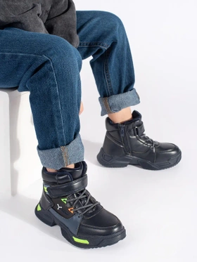 Cozy High-Top Boots for Young Adventurers