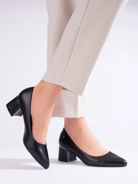 Chic Black Vinceza Low-Heel Pumps