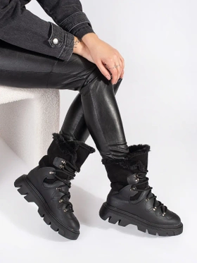 Chic Black Lace-Up Platform Snow Boots with Cozy Fur Trim