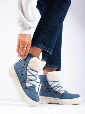 Blue snow boots with faux fur lining