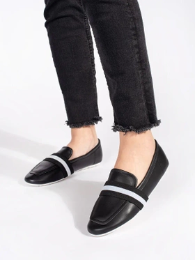 Chic Black Slip-On Flats