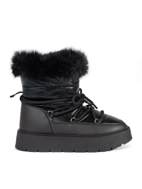 Chic Black Snow Boots with Cozy Fur and Chunky Soles