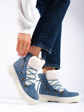 Blue snow boots with faux fur lining