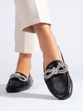 Elegant black loafers with embellishments