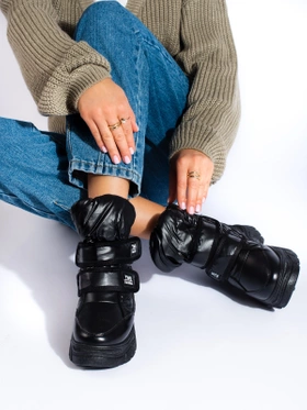 Warm Black Velcro Snow Boots by Potocki