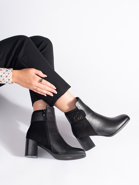 Chic Black Heeled Boots with Decorative Strap