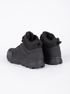 Cozy Black Trekking Boots