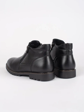 Cozy Black Winter Boots