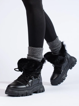 Black Snow Boots with Fur