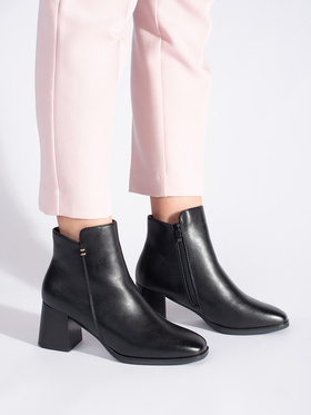 Chic Black Heeled Booties