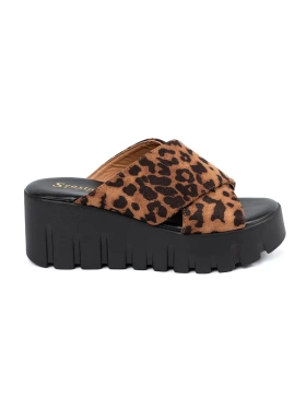 Suede women's wedge mules in leopard print
