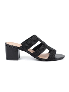 Klapki czarne na słupku plecione