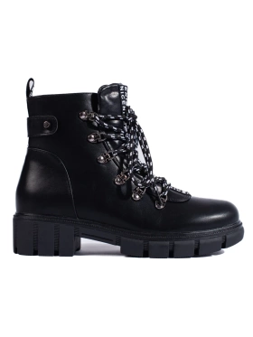 Vinceza Black Platform Boots