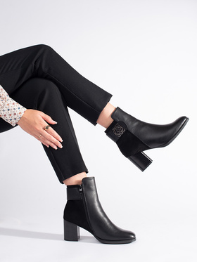 Chic Black Heeled Boots with Decorative Strap