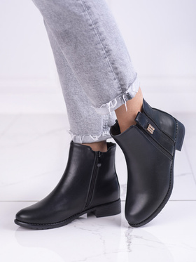 Stylish Flat Heel Chelsea Boots