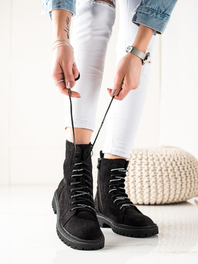 Trendy Black Lace-Up Boots