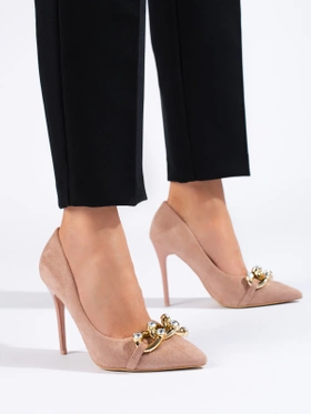 Vinceza Pink Suede Heels with a Chain