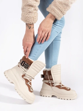 Cozy Beige Snow Boots with Faux Fur and Chunky Soles