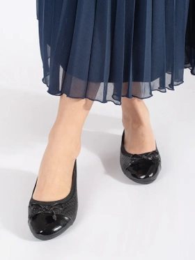 Glossy Black Ballet Flats with a Bow