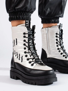 Cozy Platform Boots Vinceza in Black and White