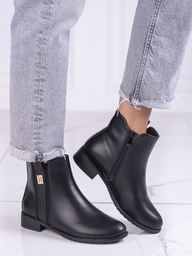 Stylish Flat Heel Chelsea Boots