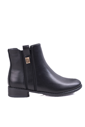 Stylish Flat Heel Chelsea Boots