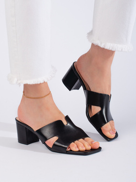 Chic Black Heeled Slides