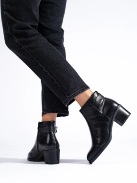 Classic Black Heeled Boots by Daszy�ski